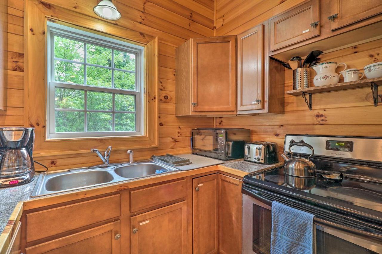 Cozy Boone Cabin With Deck Close To Downtown! Exterior foto